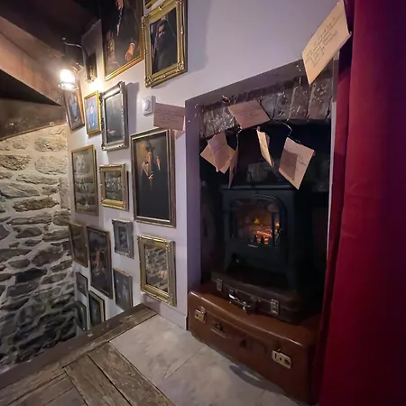 Impasse Des Mysteres - La Maison Des Sorciers Lehon/dinan